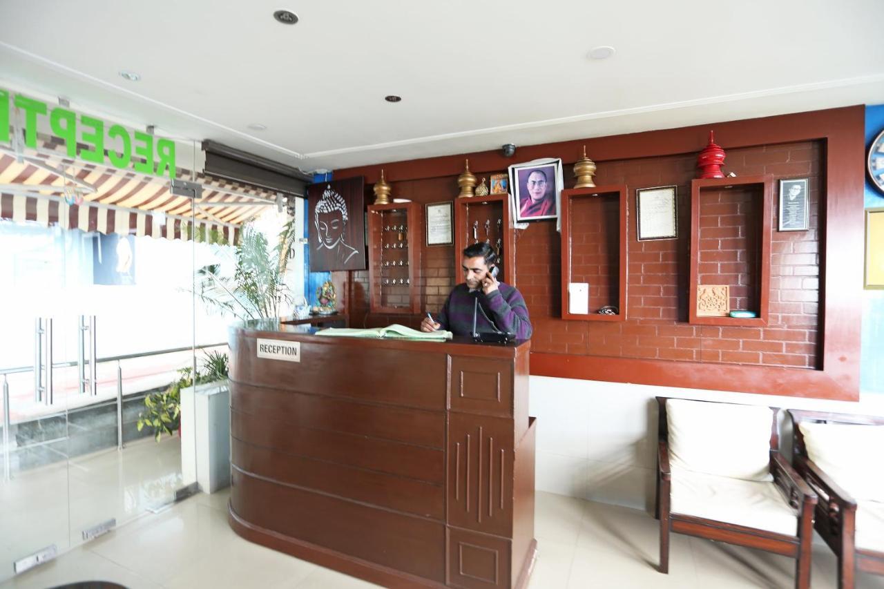 Oyo 35461 Deodar Villa Dharamshala Bagian luar foto